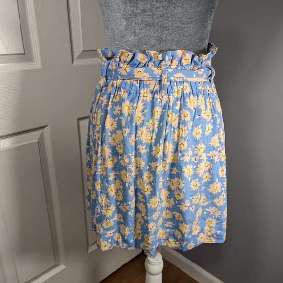 Who What Wear Polka Dot Daisy Paperbag Mini Skirt with Pockets 3/$20 - Picture 3 of 10